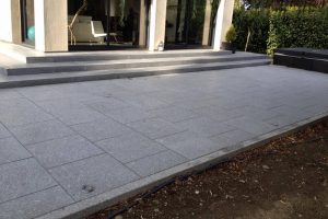 silver-grey-tiles-400x400x20-laid-in-stretcher-bond-pattern